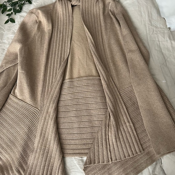 Cardigan - Picture 3 of 3